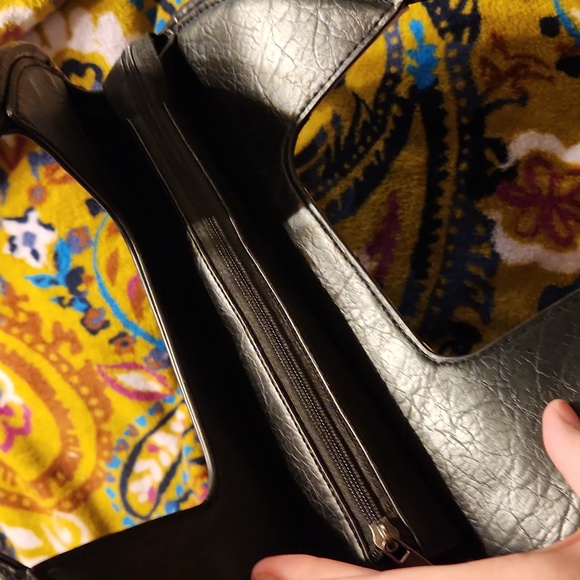 Belk Wonderly Patchwork Faux Leather Handbag - Picture 6 of 10